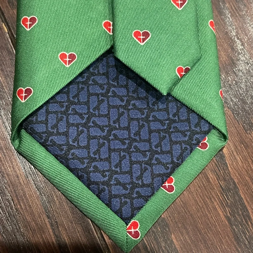 Vineyard Vines Custom Collection  Misericordia Heart Of Mercy Tie Necktie - Grn